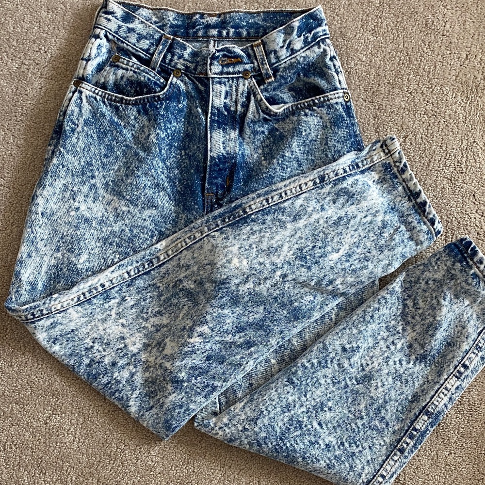 Women's Blue Acid Wash Straight Jeans